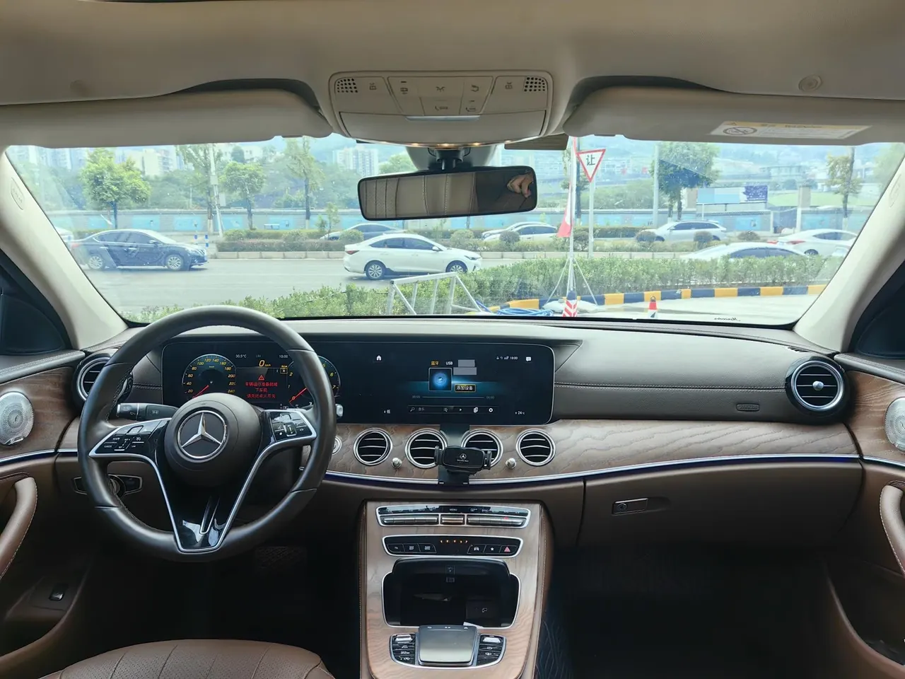 Mercedes Benz E Class 2023 E 300 L 2.0T Luxury Automatic Gear 7