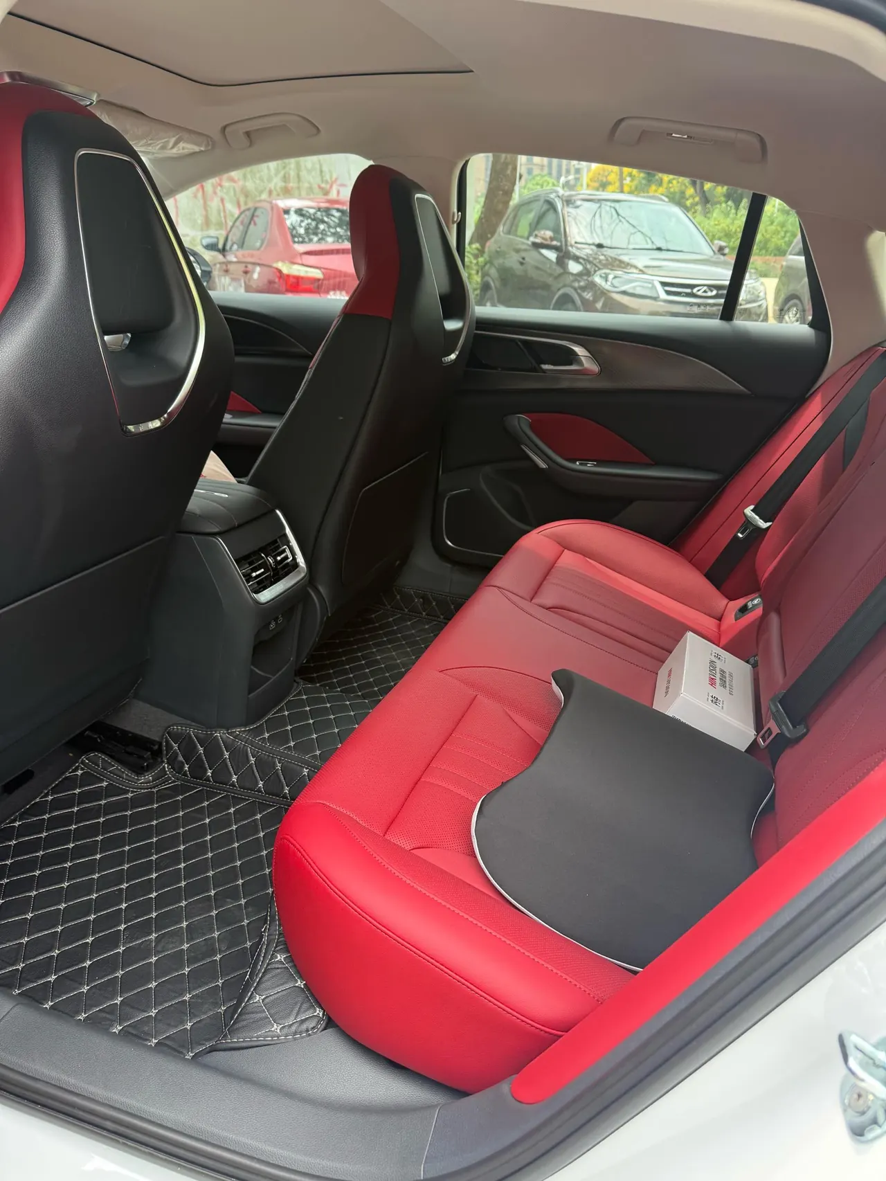 HongQi 2025 H6 2.0T to the United States version of automatic gear 2
