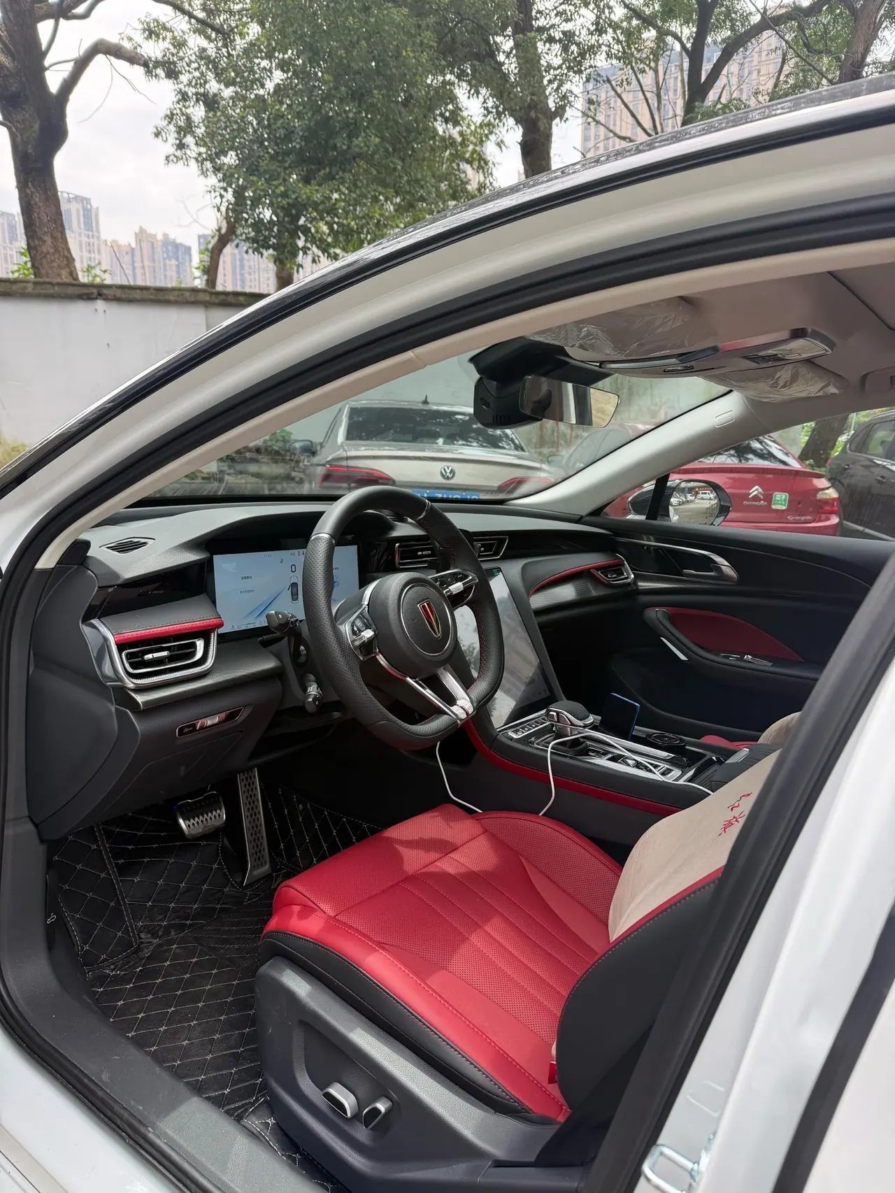 HongQi 2025 H6 2.0T to the United States version of automatic gear 7