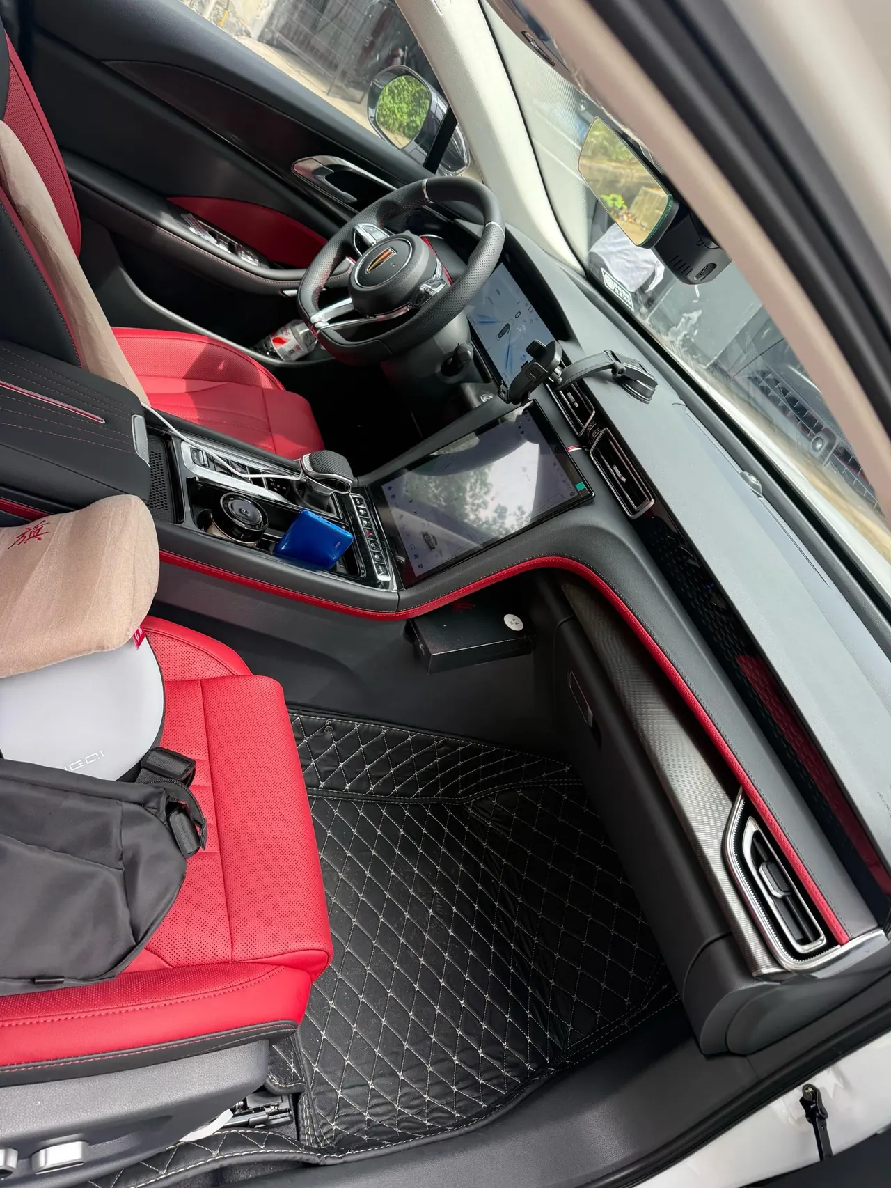 HongQi 2025 H6 2.0T to the United States version of automatic gear 8