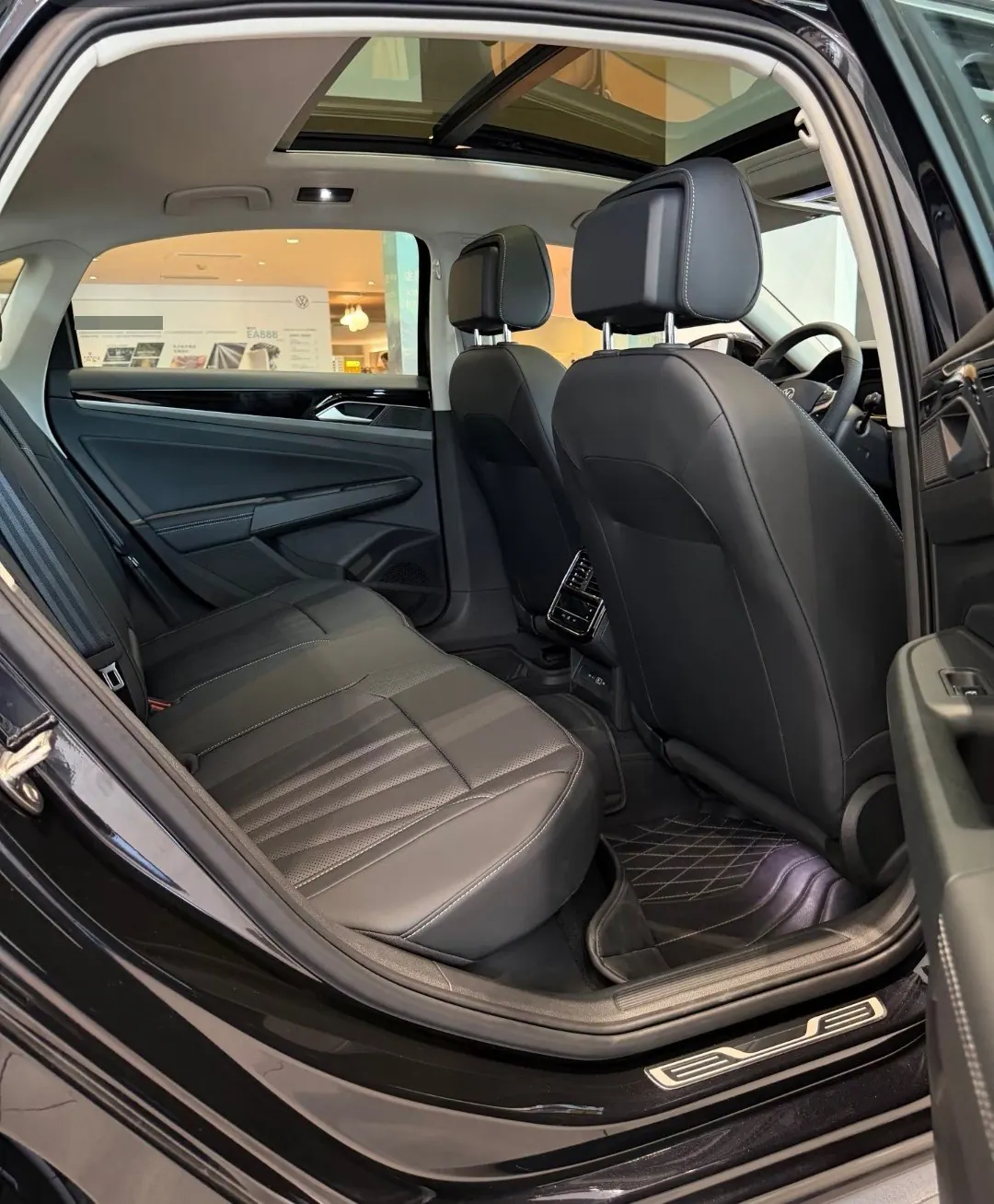 Volkswagen 2026 Passat 2.0TSI 380TSI outstanding star dragon version automatic gear 3