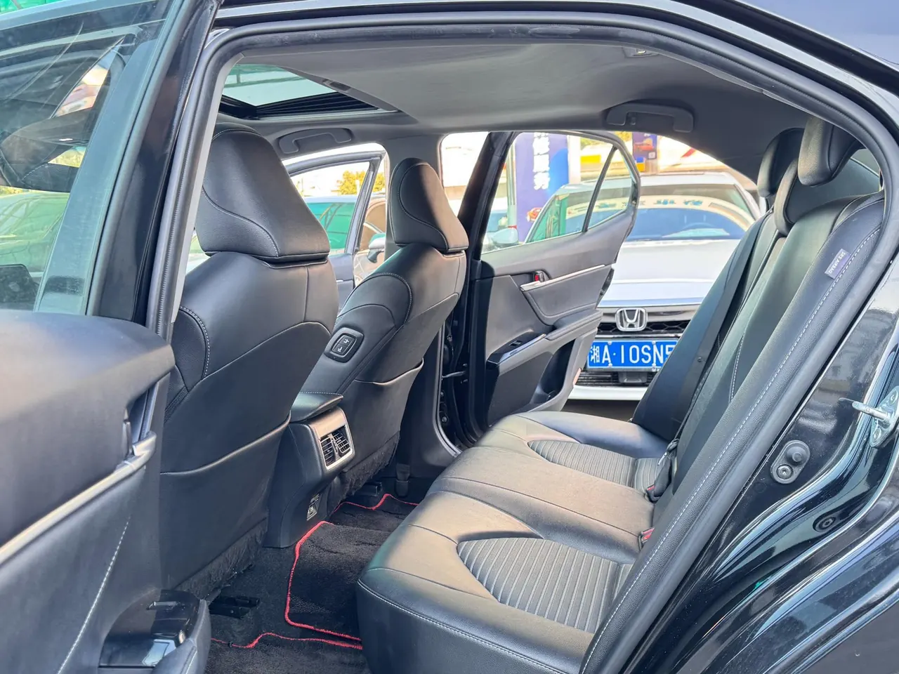 Toyota 2022 Camry 2.0S Stepless Knight Edition Automatic Gear 12