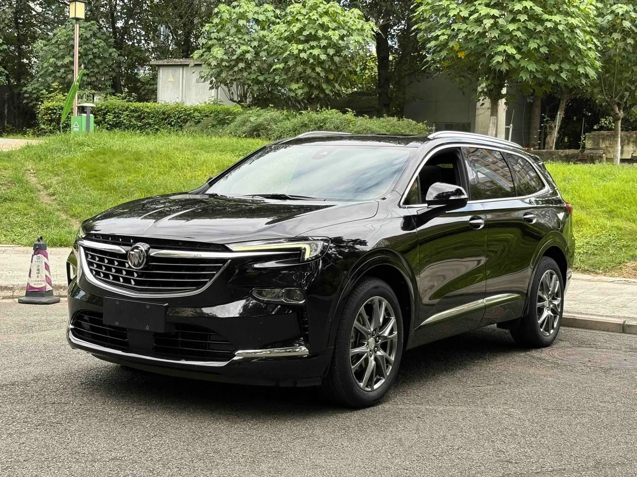 Buick 2022 Angke Flag 48V 2.0T 652T Four-wheel Drive Enjoy Flagship Automatic Gear - View 1