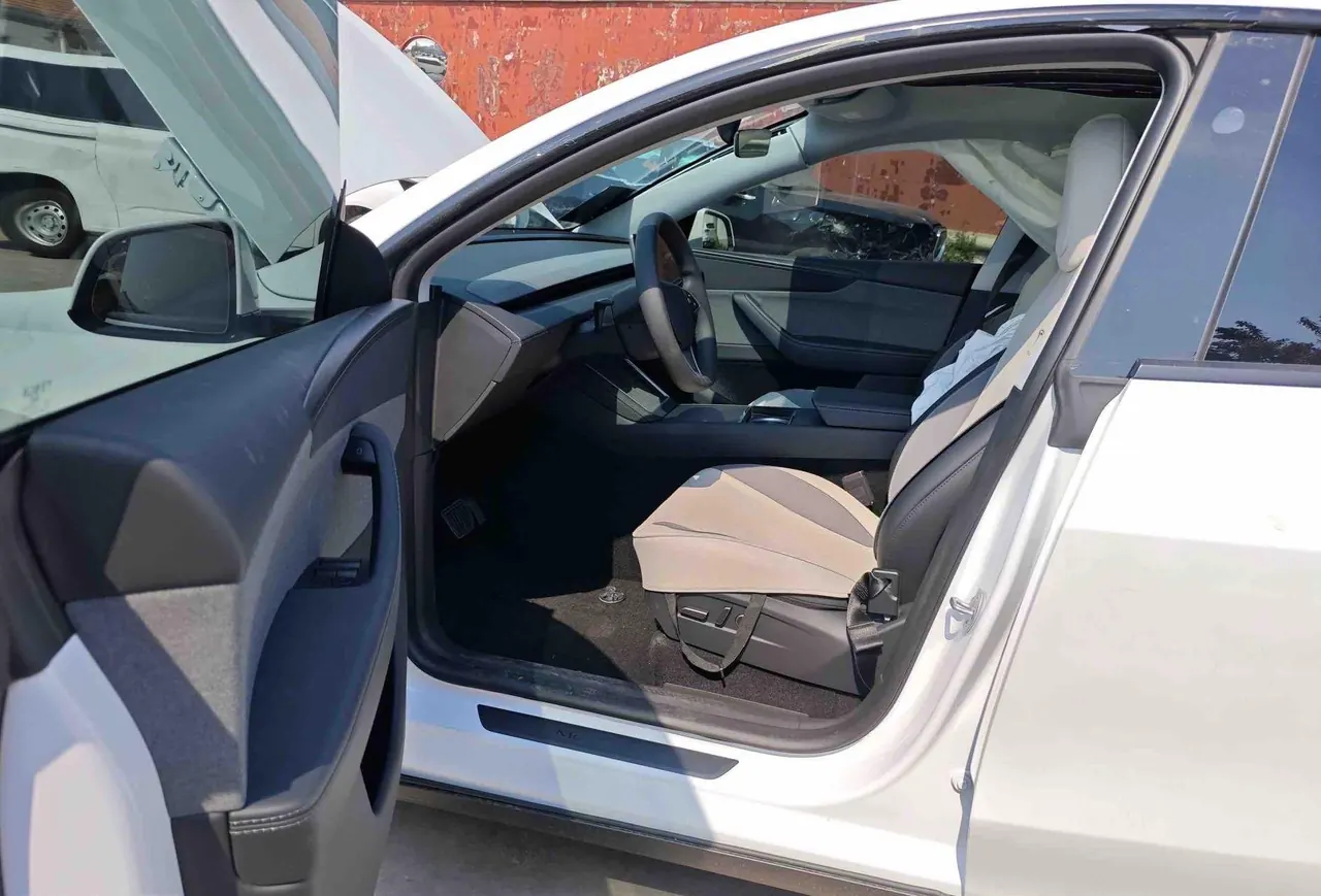 Tesla 2026 Model Y Long Range Rear-Wheel-Drive Automatic 9