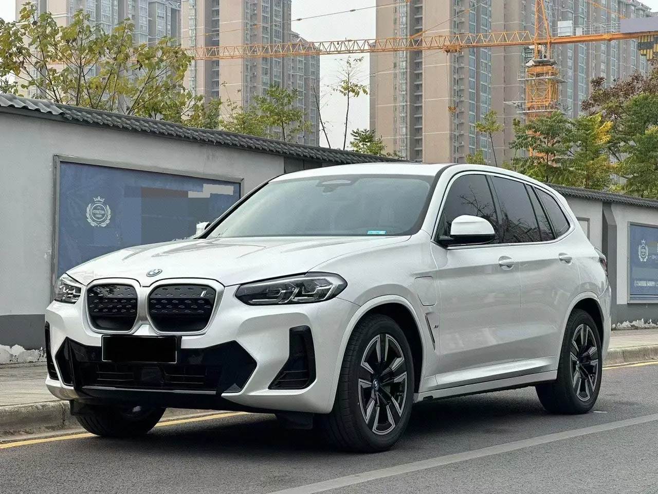 BMW 2024 iX3 leading automatic - View 1