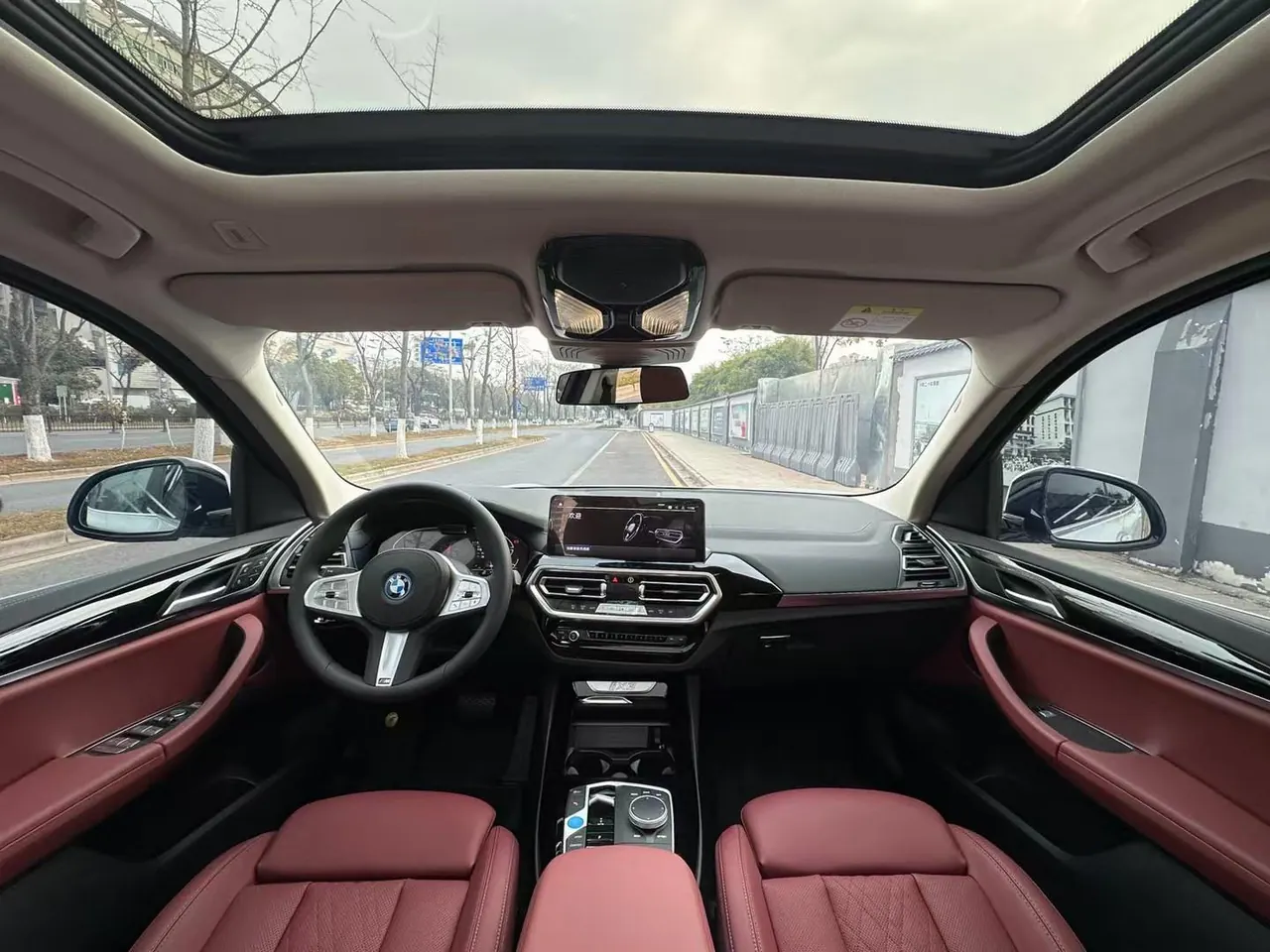 BMW 2024 iX3 leading automatic 7