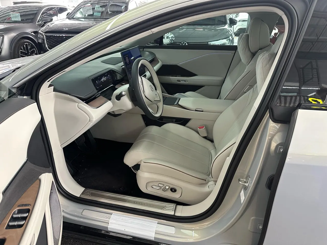 Toyota 2026 Platinum Intelligence 7 700 Max Laser Radar Edition Automatic Gear 2
