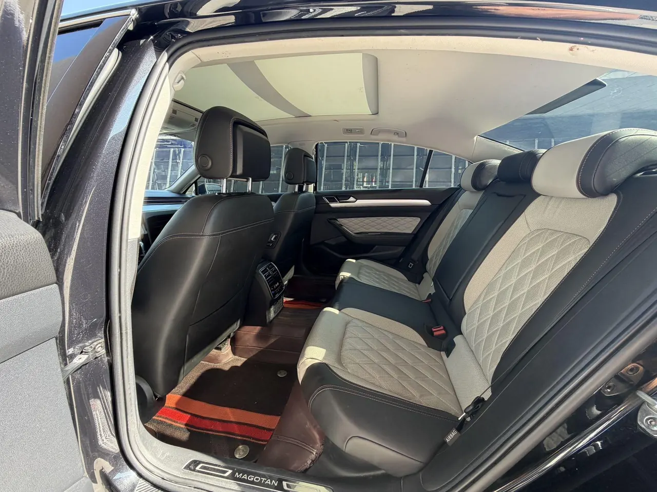 Volkswagen 2023 Magotan 2.0TSI 330TSI 2 million Commemorative Luxury Automatic Gear 5