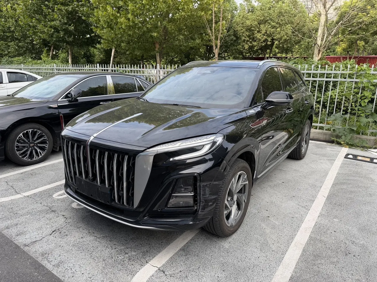 HongQi 2025 HS3 PHEV 1.5T 117km Strong Edition Automatic Gear - View 1
