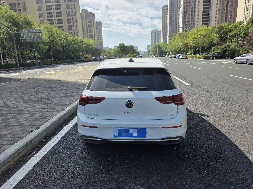 Volkswagen 2026 Golf 8 PRO 1.5TSI 300TSI Automatic 9