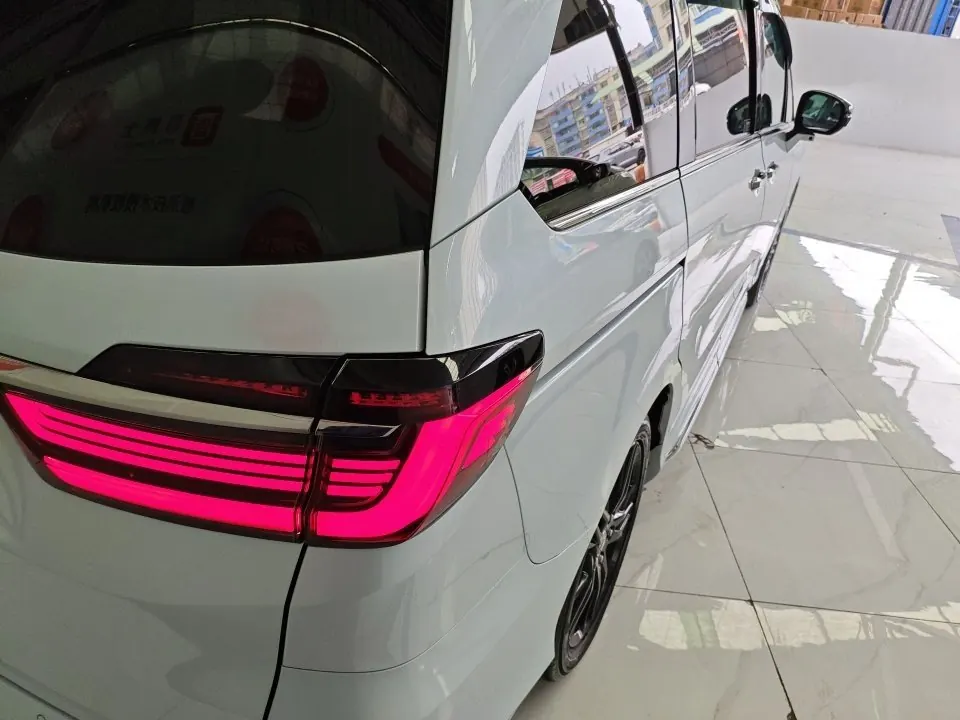 Honda 2022 Odyssey Hybrid 2.0 Stepless Sharp Extreme Edition Automatic Gear 3