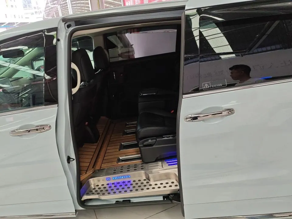 Honda 2022 Odyssey Hybrid 2.0 Stepless Sharp Extreme Edition Automatic Gear 6