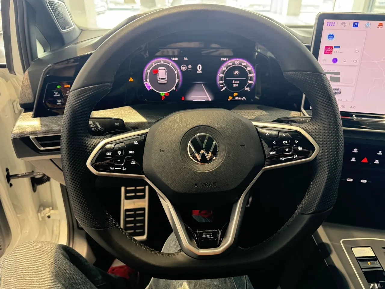Volkswagen 2025 Golf 8 R-Line 1.5TSI 300TSI (Modified) Automatic Gear 11