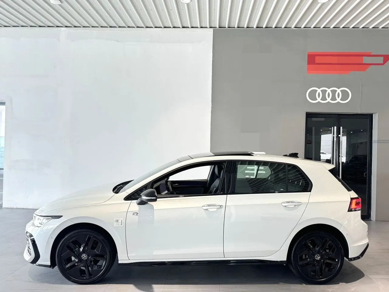 Volkswagen 2025 Golf 8 R-Line 1.5TSI 300TSI (Modified) Automatic Gear 3