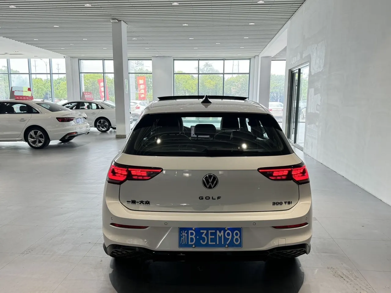 Volkswagen 2025 Golf 8 R-Line 1.5TSI 300TSI (Modified) Automatic Gear 4
