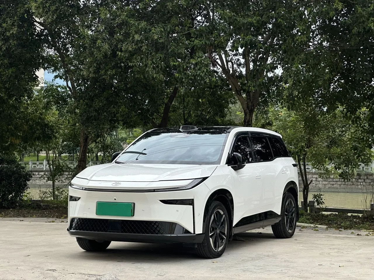Toyota 2025 Platinum Intelligence 3X 520 Pro Advanced Intelligence Driving Edition Automatic Gear - View 1