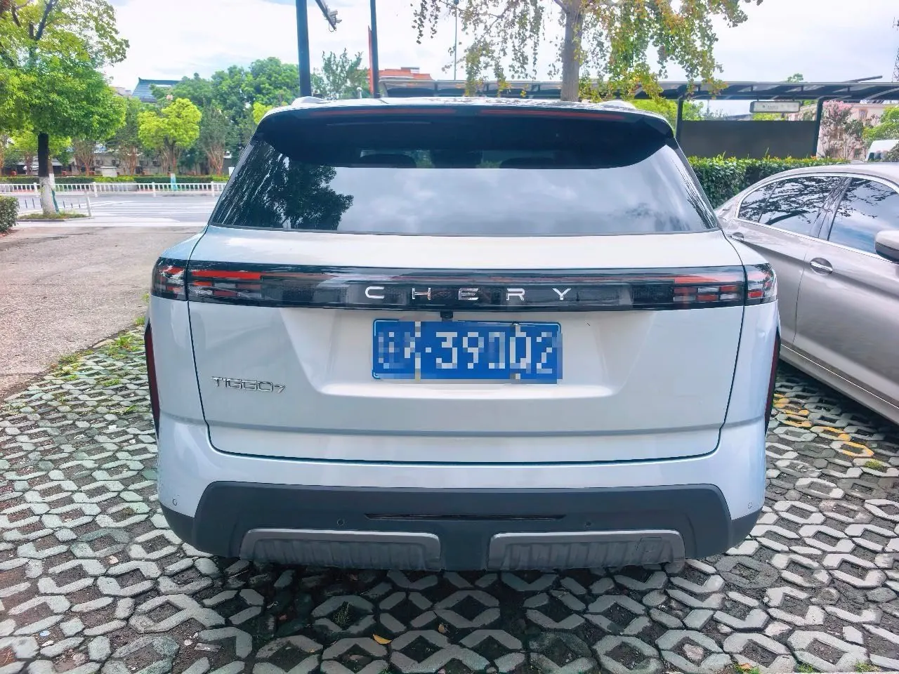 Chery 2025 Ruihu 7 1.6T High Energy Edition Two-Drive Royal Edition Automatic Gear 2