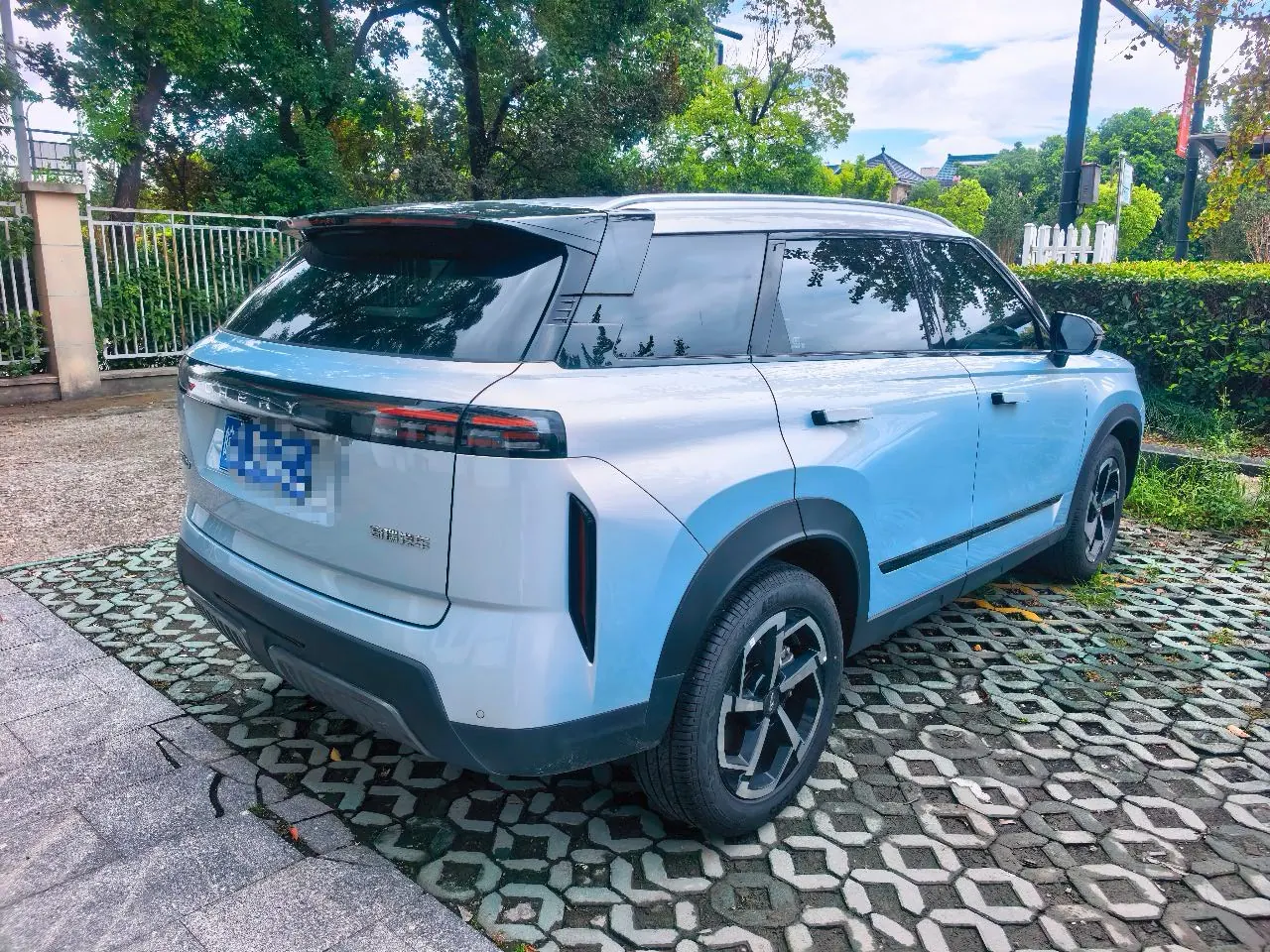 Chery 2025 Ruihu 7 1.6T High Energy Edition Two-Drive Royal Edition Automatic Gear 3