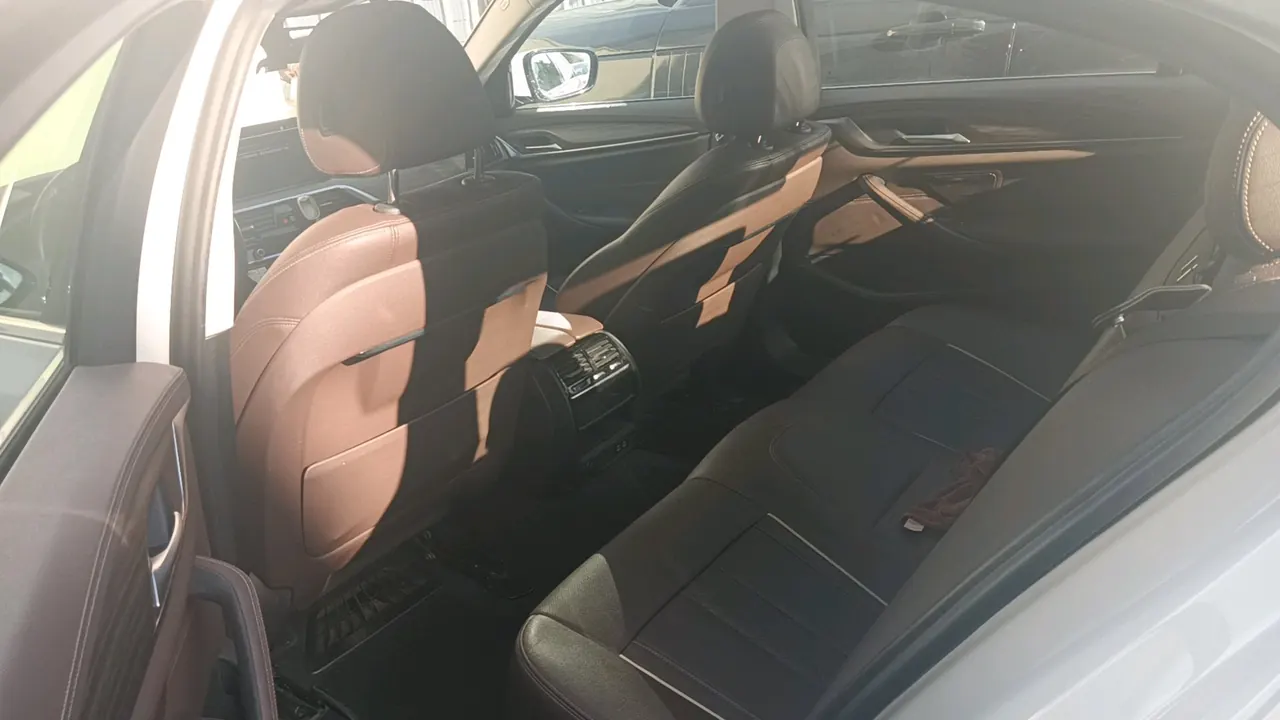 BMW 5 series new energy 2021 535Le 2.0T luxury package automatic gear 3