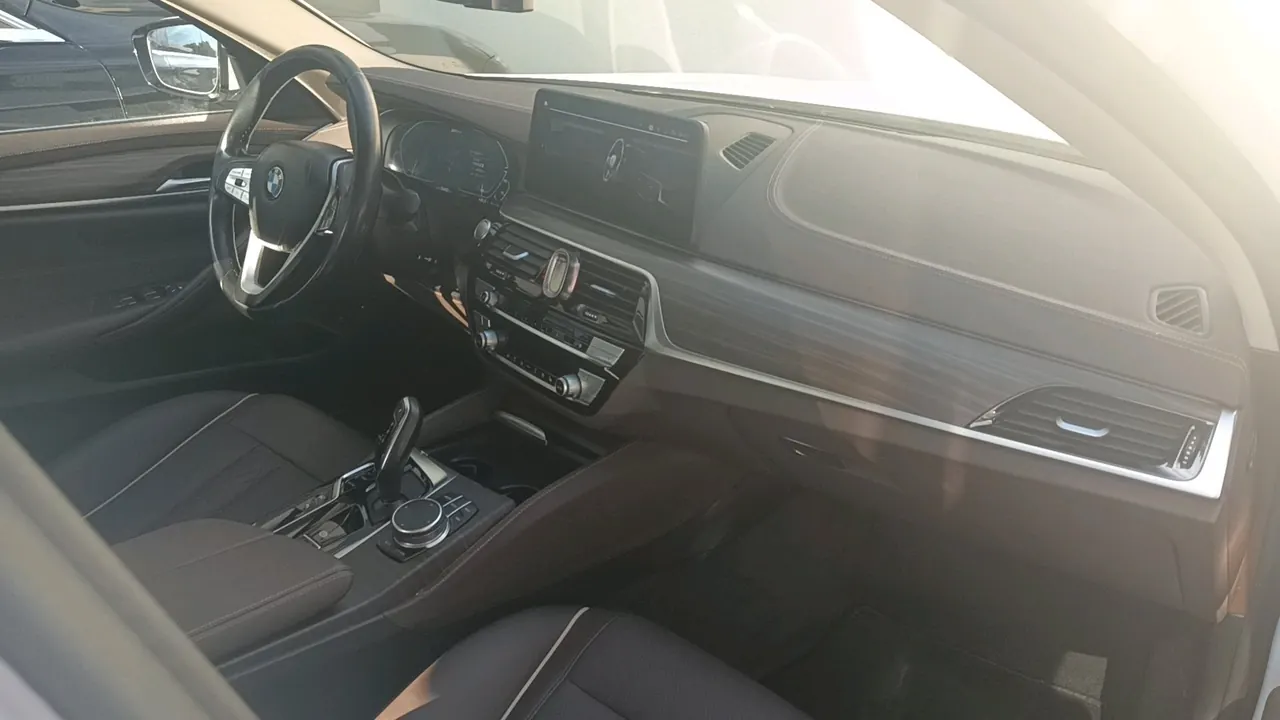 BMW 5 series new energy 2021 535Le 2.0T luxury package automatic gear 9
