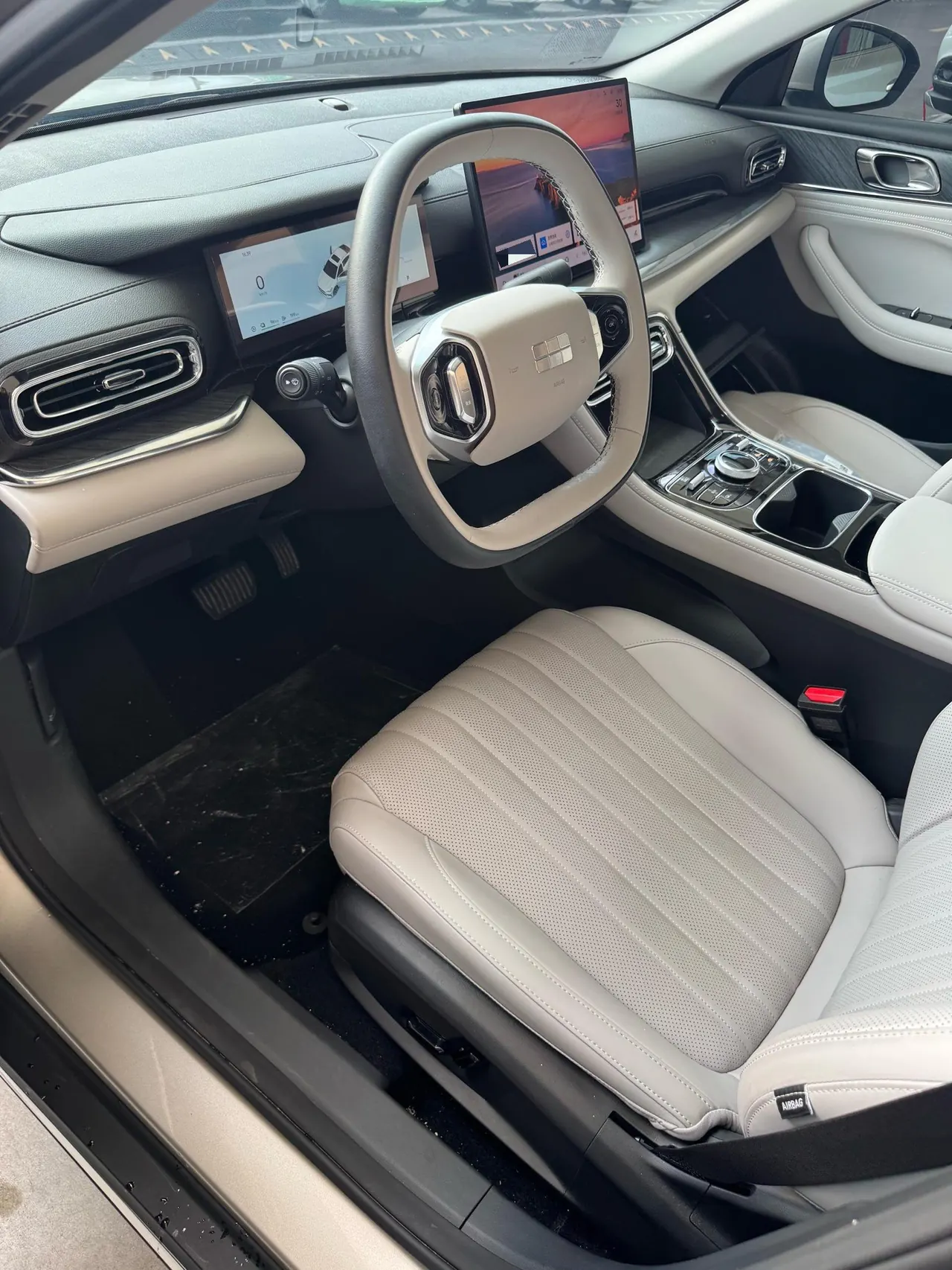Geely Galaxy 2025 xingyao 6 EM-i 1.5 125km exploration version automatic gear 3