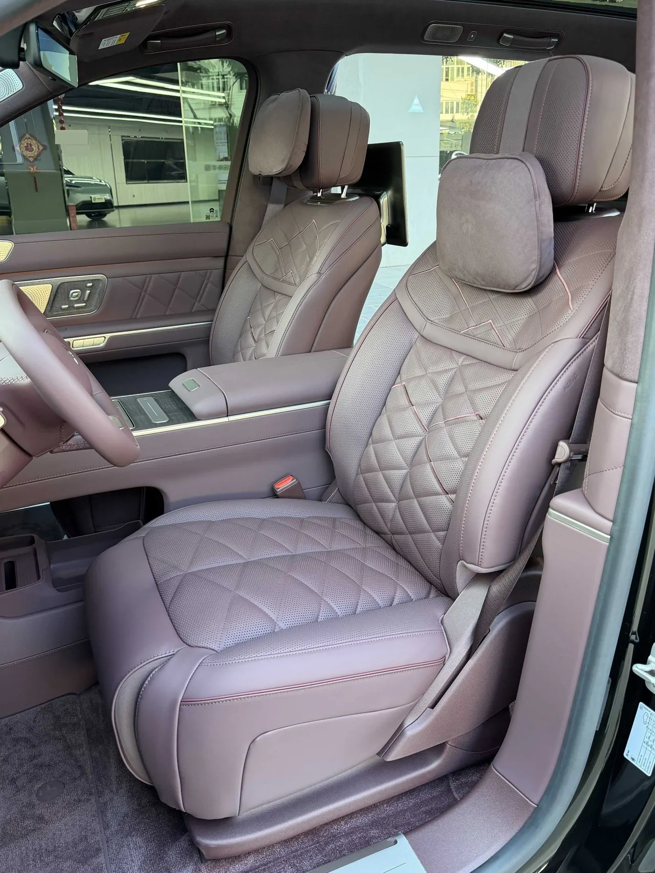 NIO 2026 ES 9 102kWh Administrative Island Signature Edition Automatic Gear 22