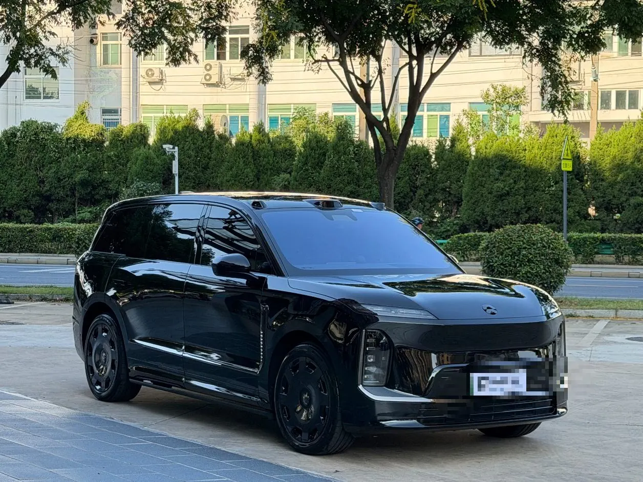 NIO 2026 ES 9 102kWh Administrative Island Signature Edition Automatic Gear 3