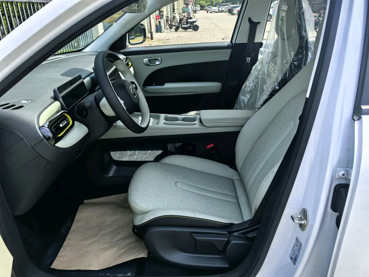 Chery 2026 QQ3 EV 420 Love Edition Automatic Gear 4