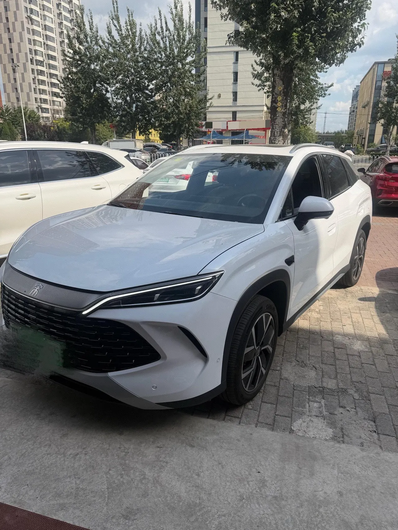 BYD 2026 Song L DM-i 1.5 Stepless 200KM Exceed Automatic Transmission - View 1