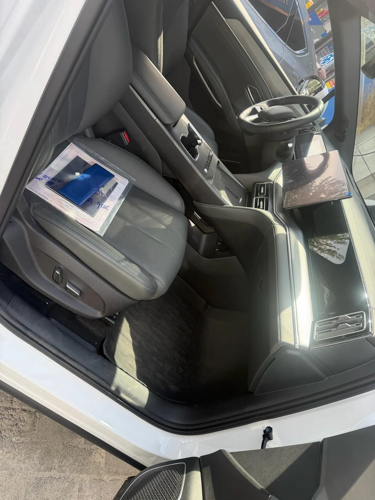 BYD 2026 Song L DM-i 1.5 Stepless 200KM Exceed Automatic Transmission 8