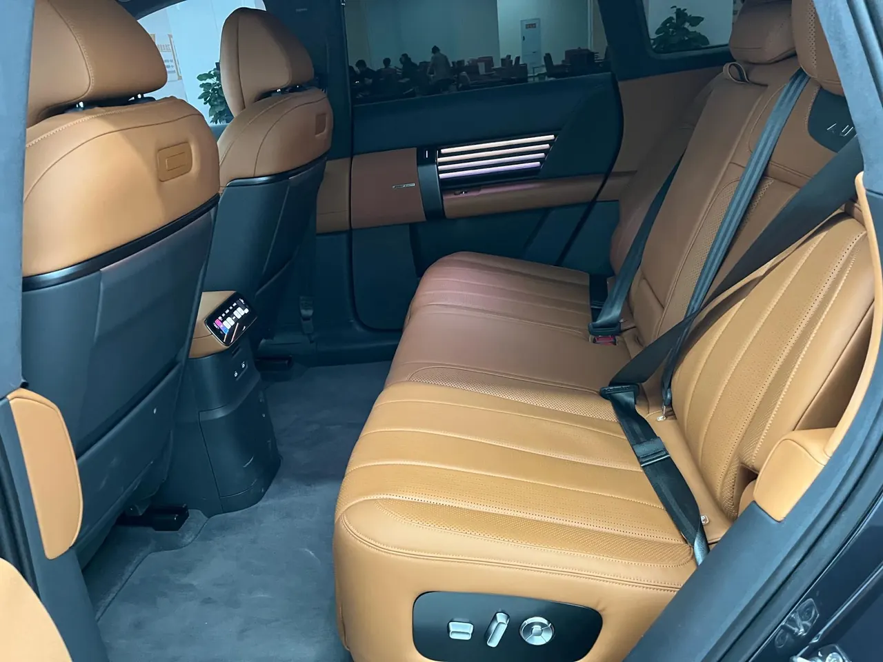 Audi 2026 E7X Pioneer Quattro Automatic 8