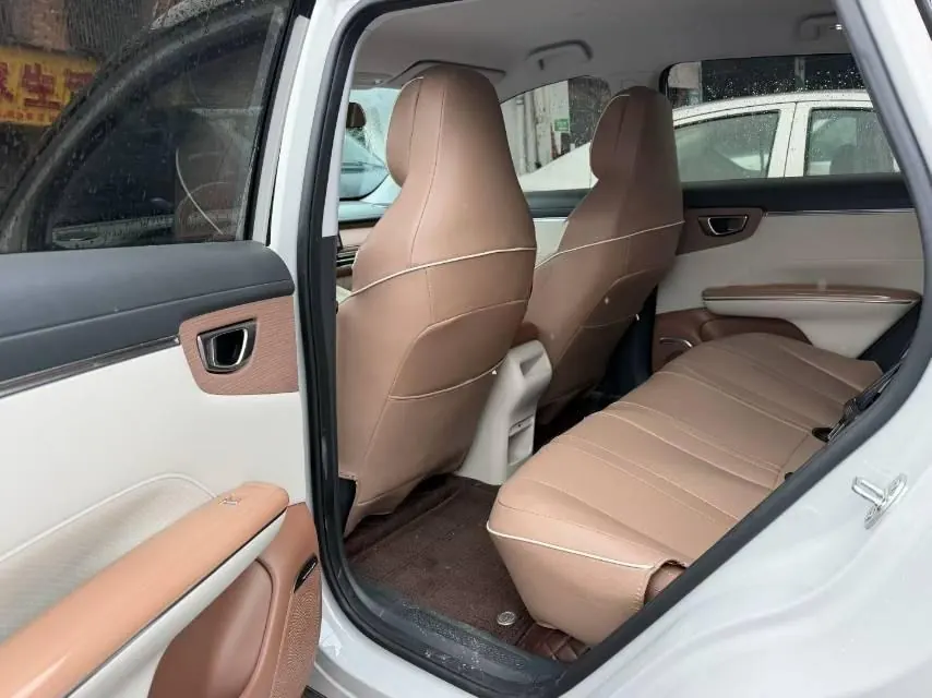WuLing 2025 Plantronics S 325km Exclusive Automatic Transmission 3