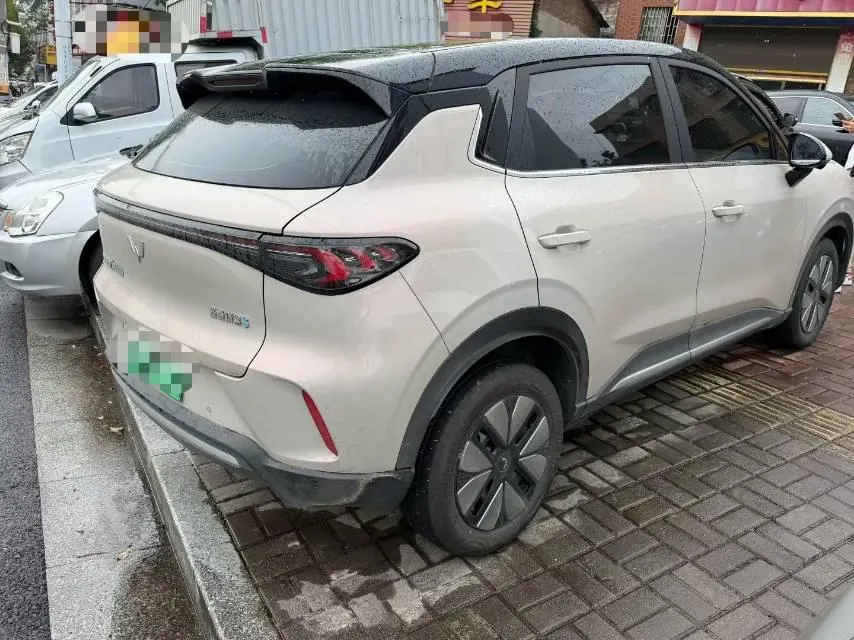 WuLing 2025 Plantronics S 325km Exclusive Automatic Transmission 5