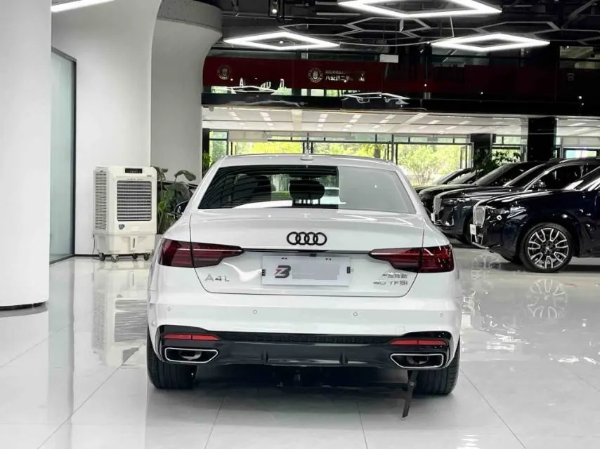 Audi 2023 A4L 2.0TFSI 40TFSI Deluxe Dynamic Automatic 9