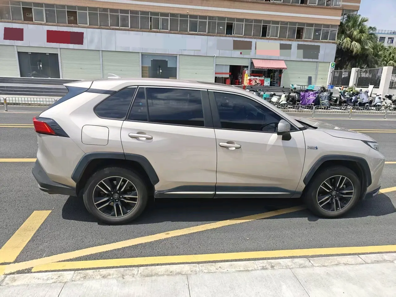 Toyota Weilanda New Energy 2021 Weilanda PHEV 2.5 Stepless High Performance Edition Two-Drive Engine Edition Automatic Gear 3