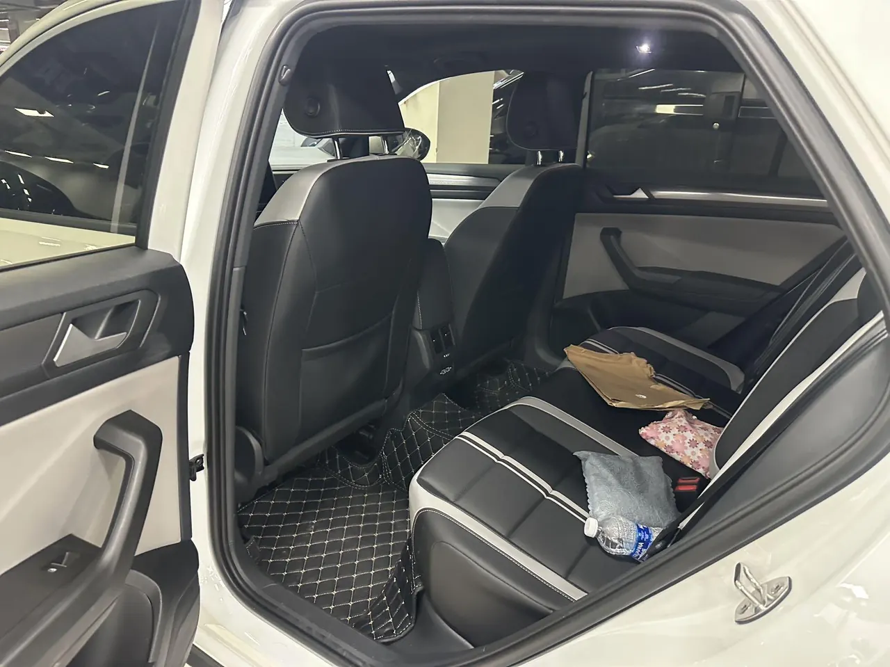 Volkswagen 2025 Tange 1.5TSI 300TSI Two-Drive Chen Guang Edition (Change 2) Automatic Gear 5