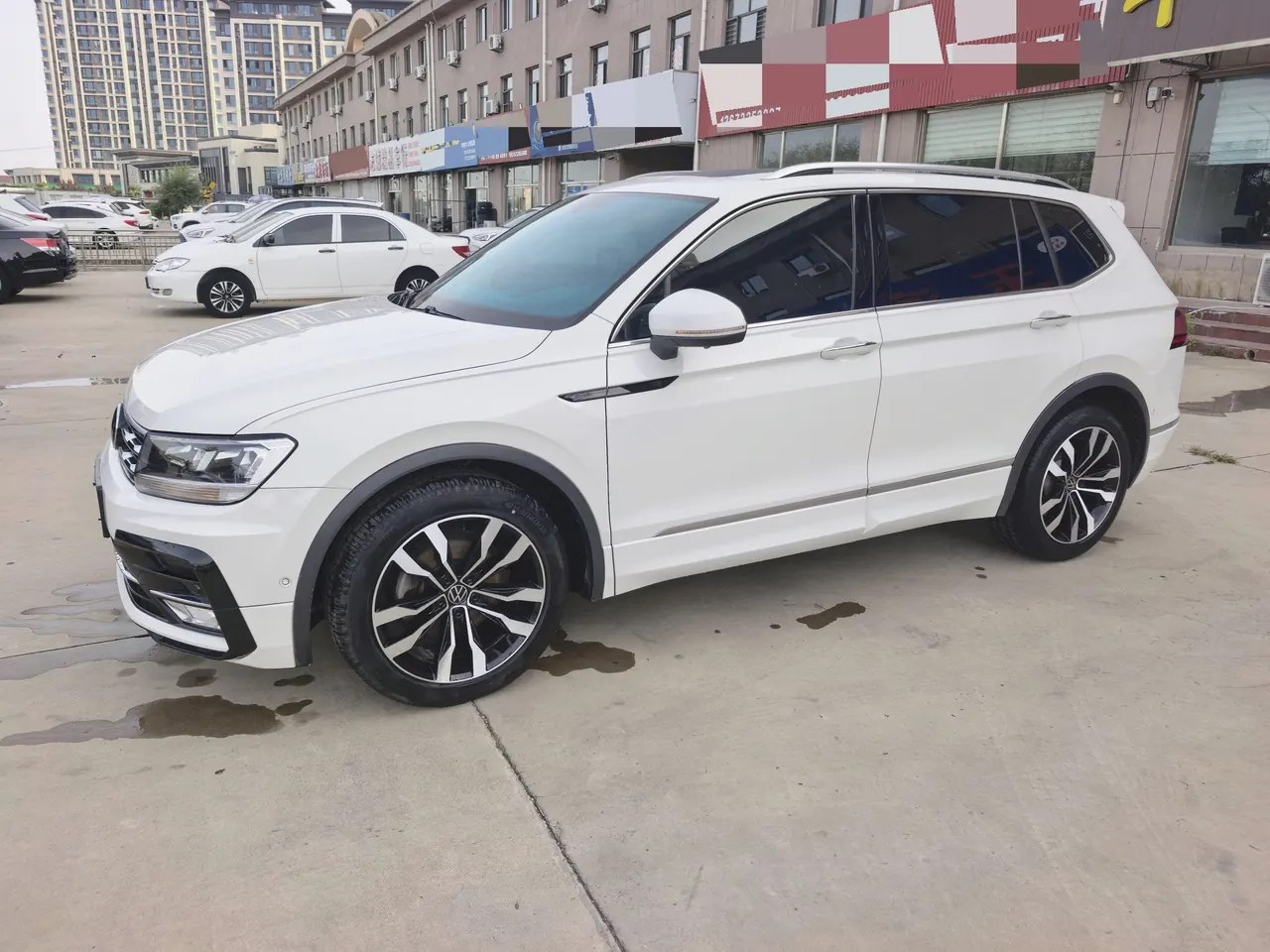 Volkswagen 2021 Tiguan L R-Line 2.0TSI 330TSI Two-Drive Overdrive Automatic Gear 4