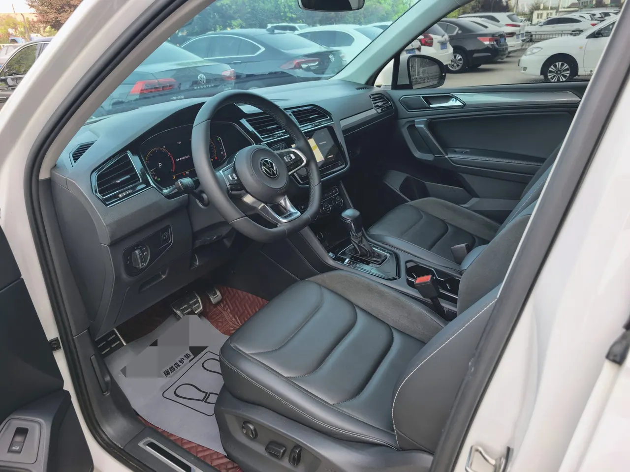 Volkswagen 2021 Tiguan L R-Line 2.0TSI 330TSI Two-Drive Overdrive Automatic Gear 7