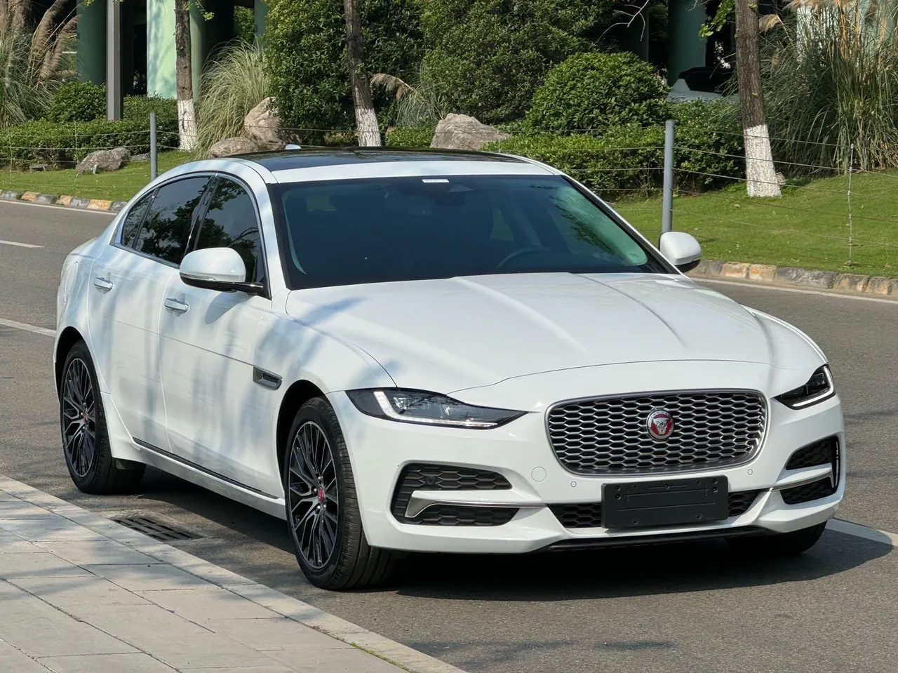Jaguar 2021 XEL 2.0T 250PS S Enterprising and Elegant Automatic Gear 3