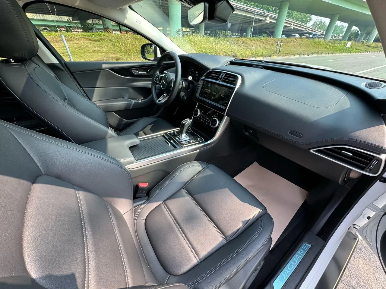 Jaguar 2021 XEL 2.0T 250PS S Enterprising and Elegant Automatic Gear 4