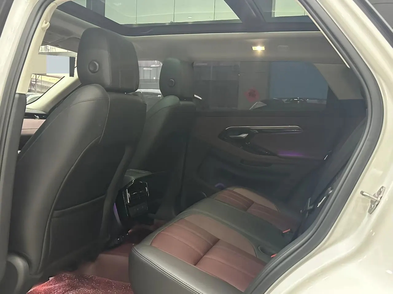 Land Rover Range Rover Aurora New Energy 2023 Range Rover Aurora L PHEV 1.5T P300e Automatic Transmission 5