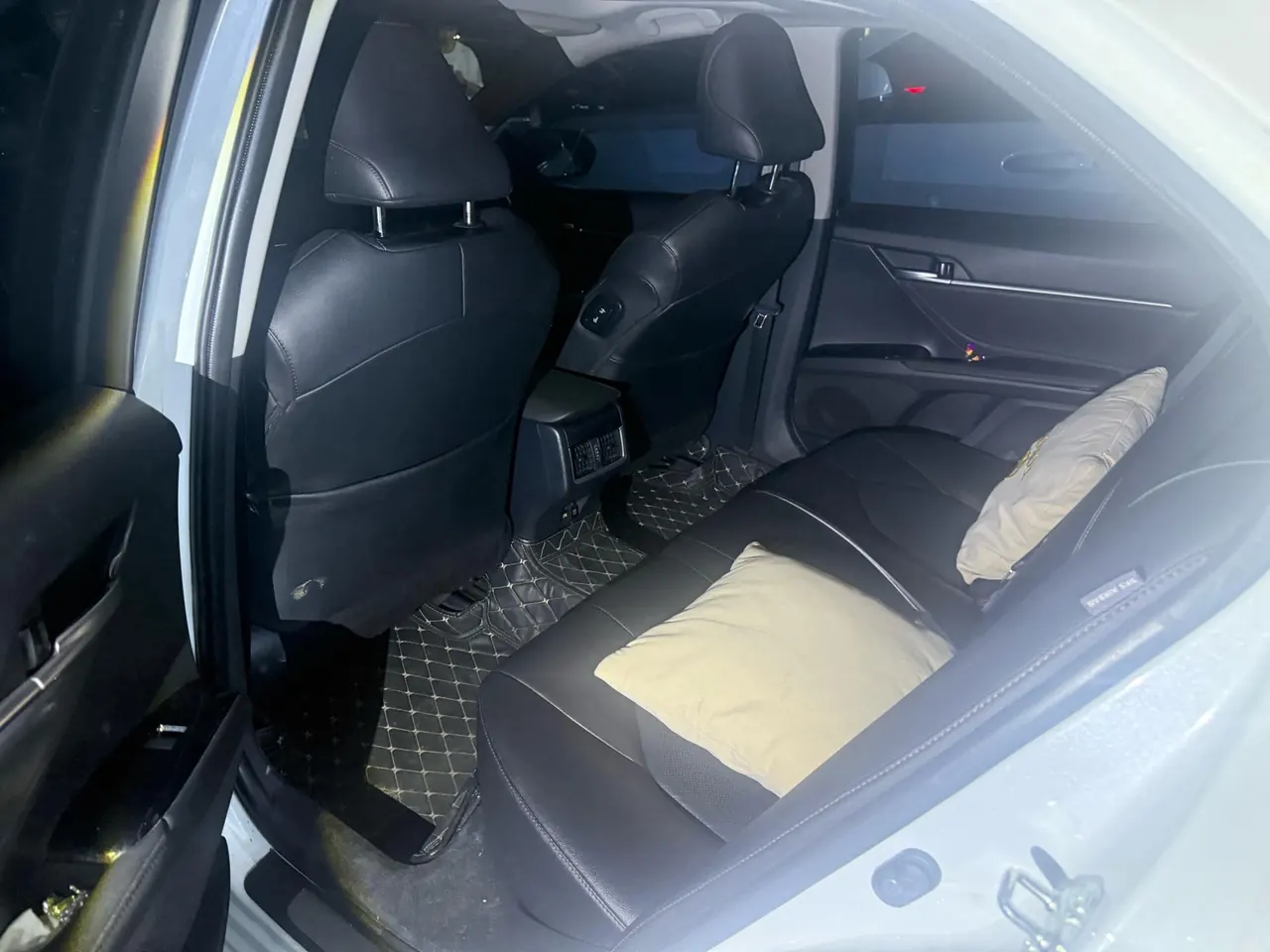 Toyota 2021 Camry 2.0G Stepless Deluxe Edition Automatic Gear 4