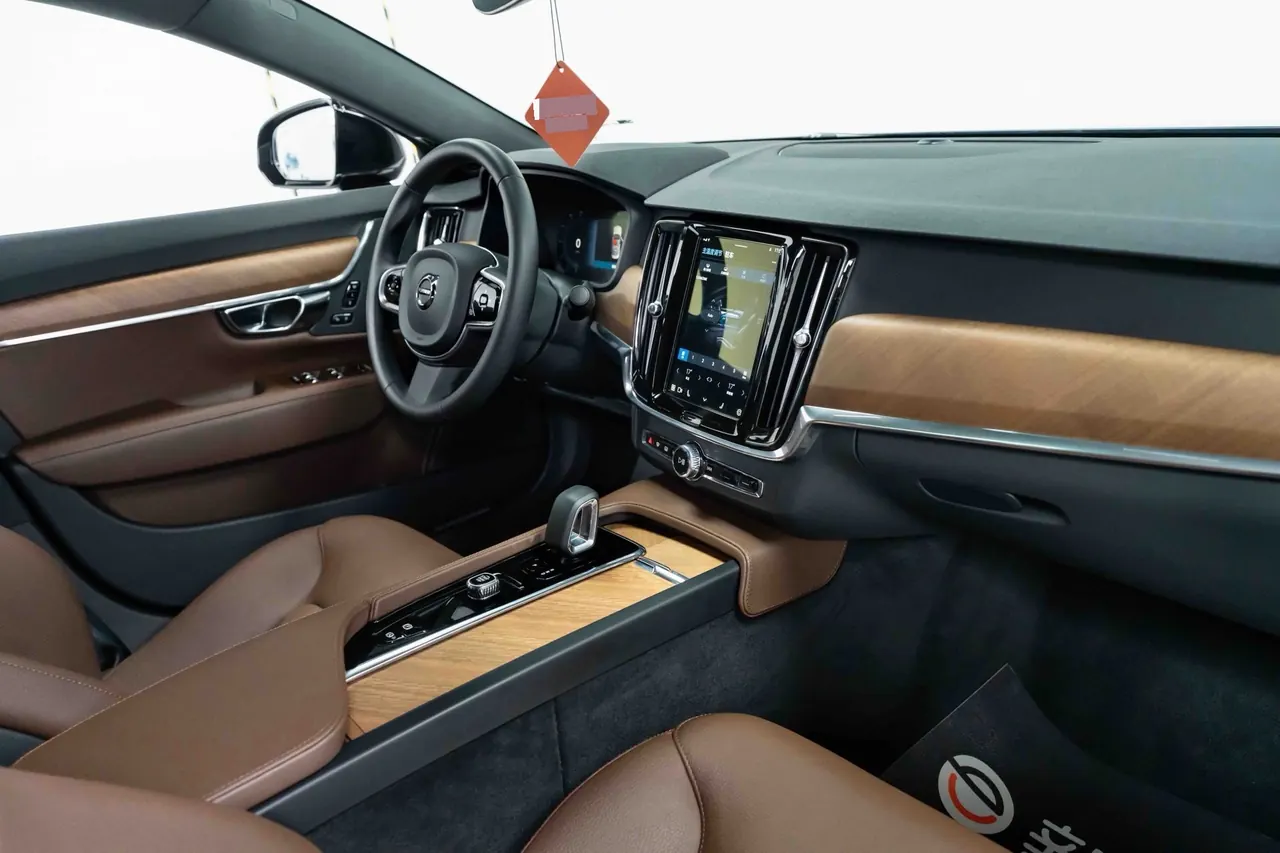 Volvo 2025 S90 48V 2.0T B5 Zhiyi Deluxe Edition Automatic Gear 5