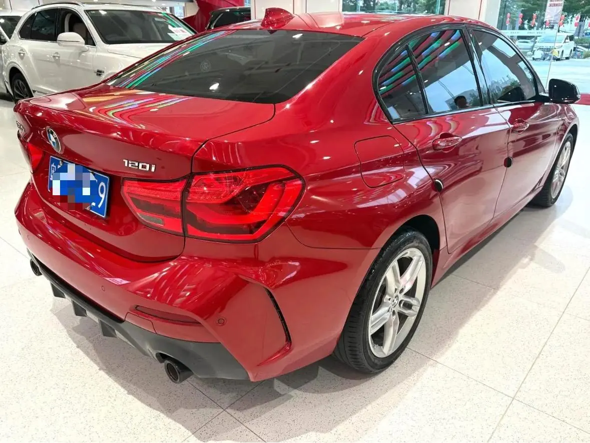 BMW 1 Series 2021 120i 1.5T M Sports Obsidian Night Edition Automatic Gear 4