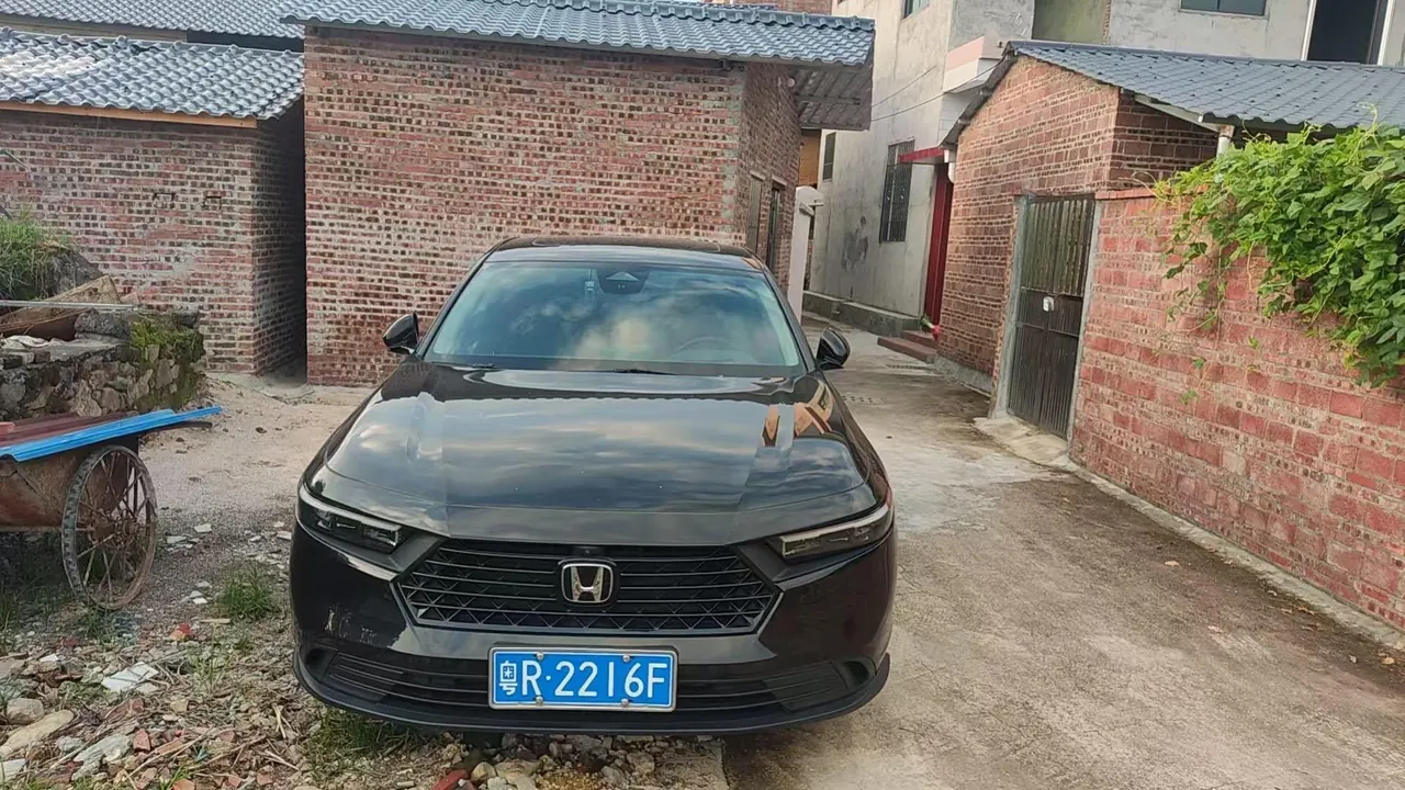 Honda 2023 11th Generation Accord 1.5T Stepless 260TURBO Deluxe Automatic Gear 3