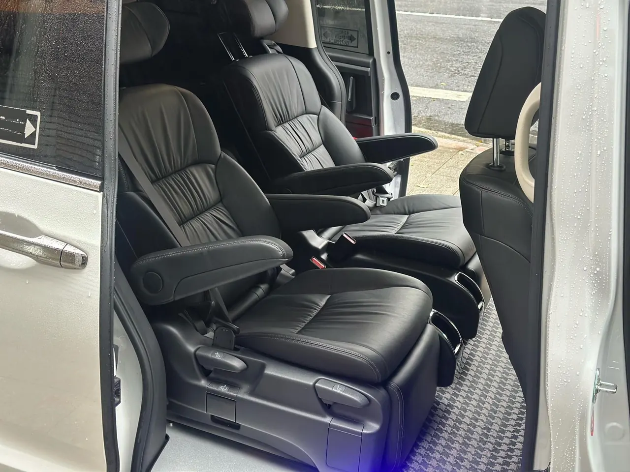 Honda 2026 Odyssey Hybrid 2.0 Stepless Sharp and Leading Edition Automatic Gear 3