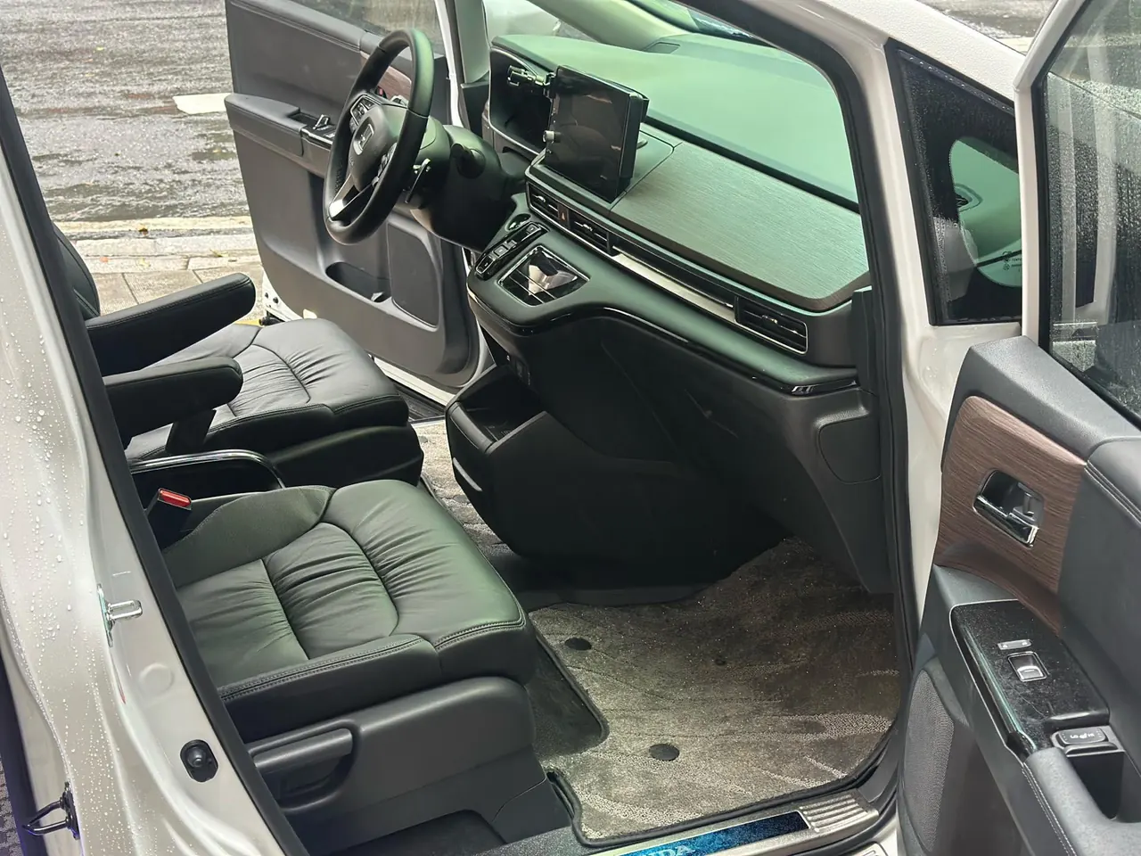 Honda 2026 Odyssey Hybrid 2.0 Stepless Sharp and Leading Edition Automatic Gear 6