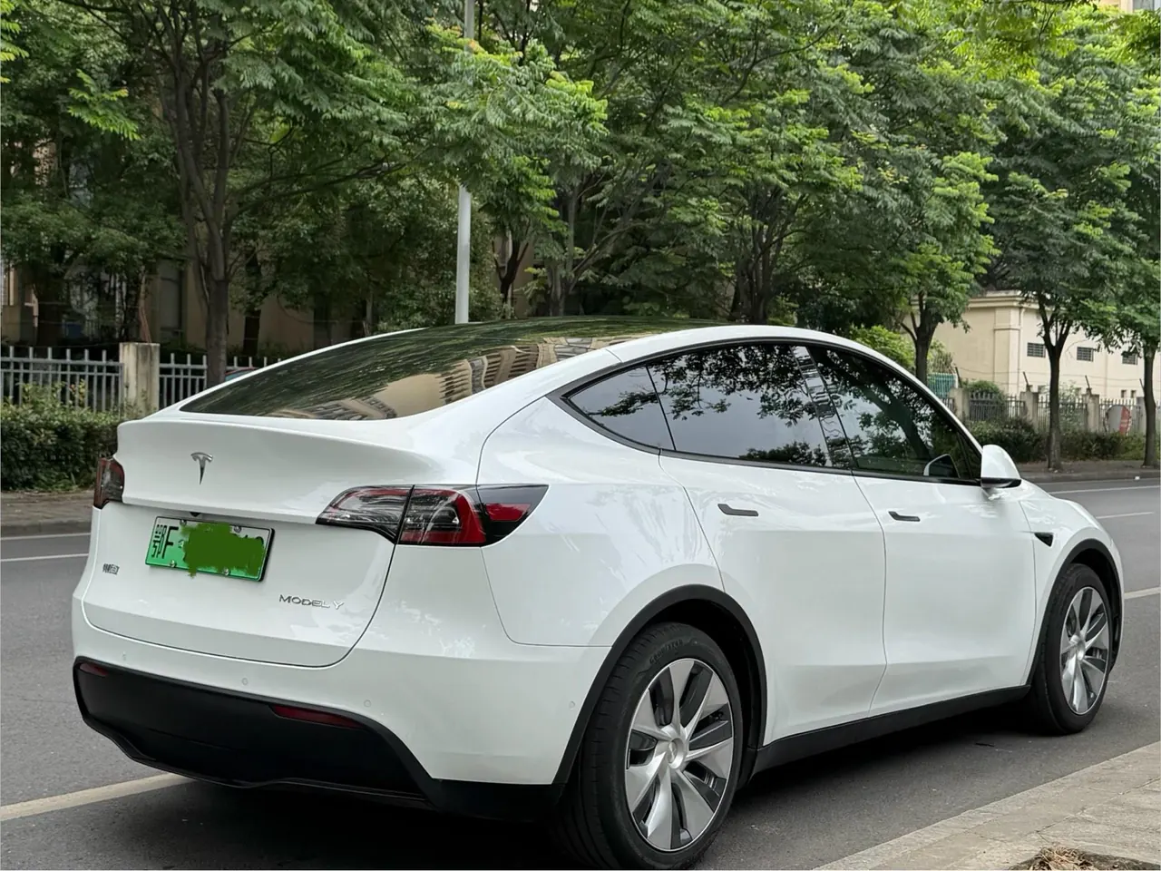 Tesla 2021 Model Y Standard Endurance Rear Drive Automatic Gear 2