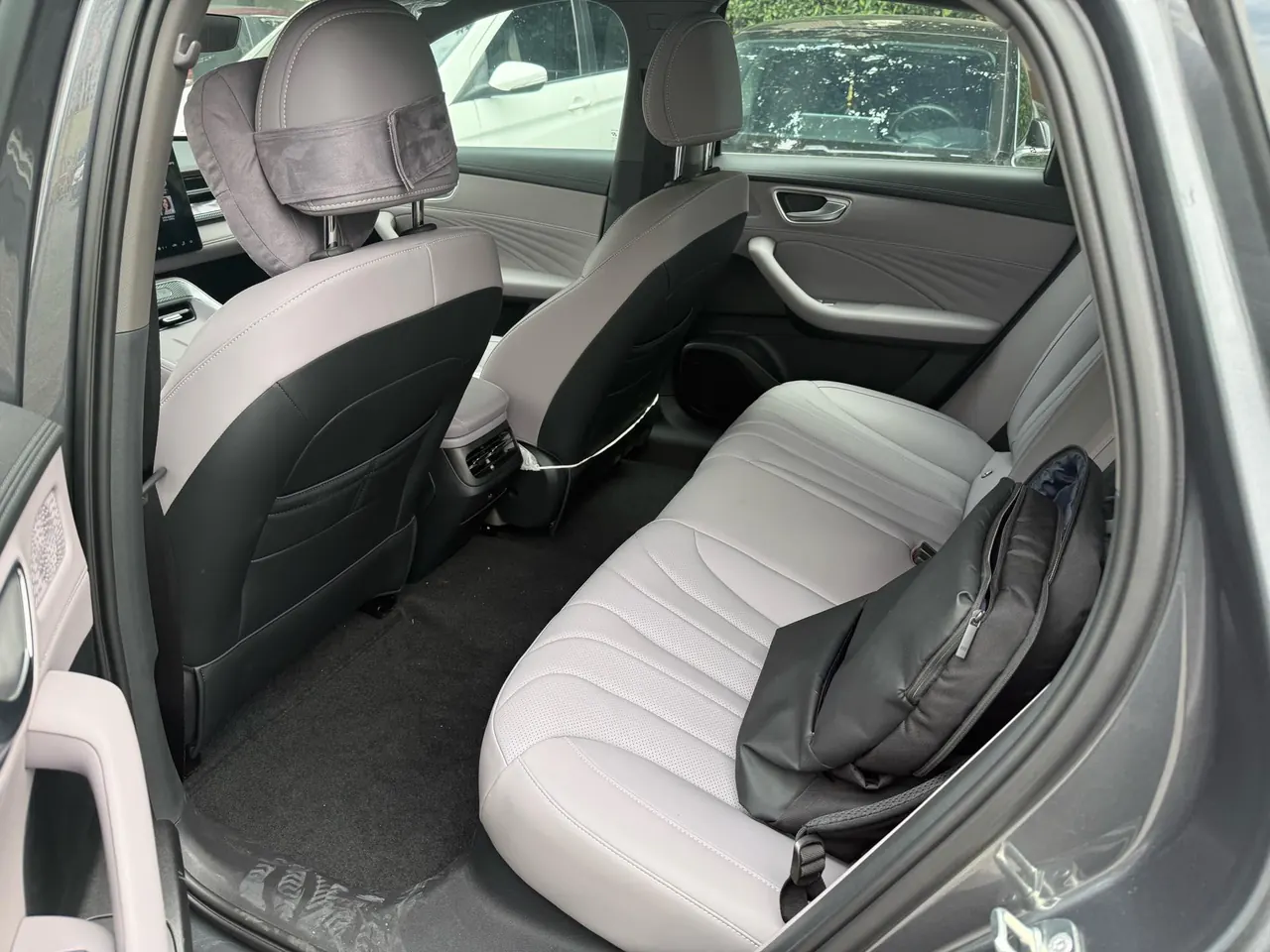 Roewe 2025 M7 DMH 1.5 160km Pleasant Edition Automatic Gear 3