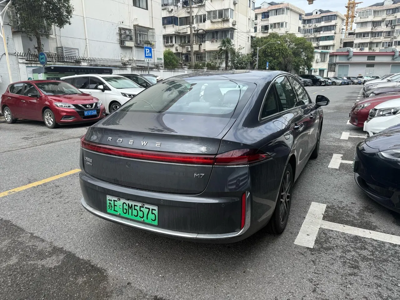 Roewe 2025 M7 DMH 1.5 160km Pleasant Edition Automatic Gear 5